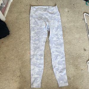 Lululemon size 10 camo leggings